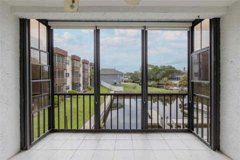 Condo in New Port Richey, Florida, 2 bedrooms  № 1802230 - photo 30