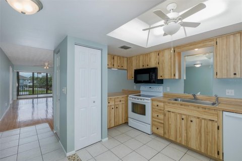 Condo in New Port Richey, Florida, 2 bedrooms  № 1802230 - photo 7
