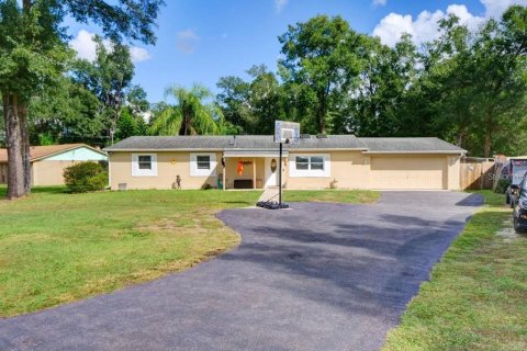 Villa ou maison à Sorrento, Floride 4 chambres, 175.77 m2 № 2404988