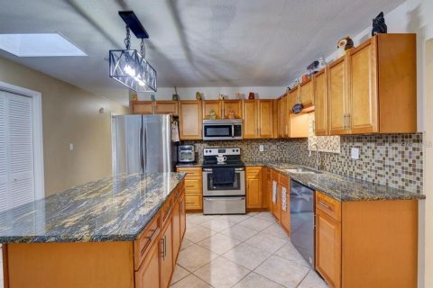 Villa ou maison à vendre à Sorrento, Floride: 4 chambres, 175.77 m2 № 2404988 - photo 6