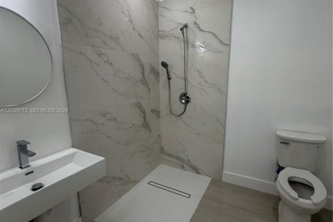 House in Miami, Florida 3 bedrooms № 2089473 - photo 16