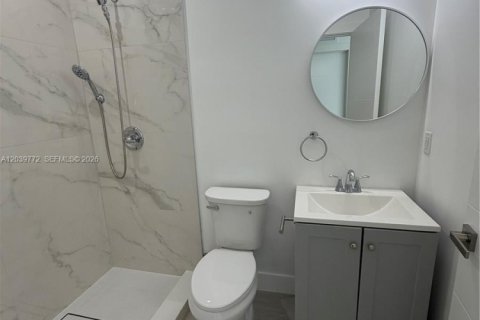 House in Miami, Florida 3 bedrooms № 2089473 - photo 11