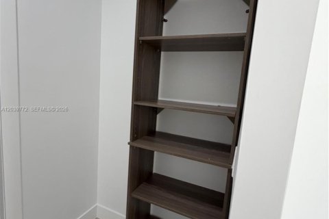 House in Miami, Florida 3 bedrooms № 2089473 - photo 15