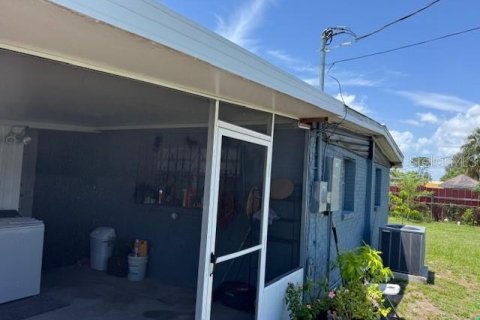 House in Tampa, Florida 3 bedrooms, 115.94 sq.m. № 1775623 - photo 10