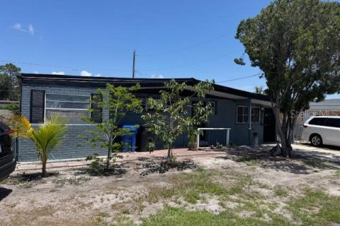 House in Tampa, Florida 3 bedrooms, 115.94 sq.m. № 1775623 - photo 2