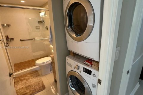 Condo in Aventura, Florida, 3 bedrooms № 1974983 - photo 20