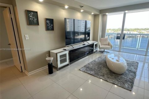 Condo in Aventura, Florida, 3 bedrooms № 1974983 - photo 6