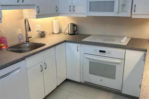 Condo in Aventura, Florida, 3 bedrooms № 1974983 - photo 4