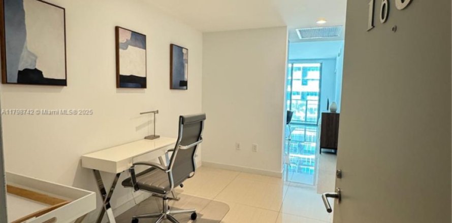 Condominio en Miami, Florida, 1 dormitorio № 1887264