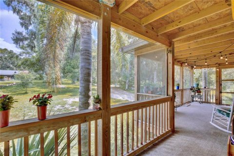 House in DeLand, Florida 4 bedrooms, 199 sq.m. № 1824962 - photo 6