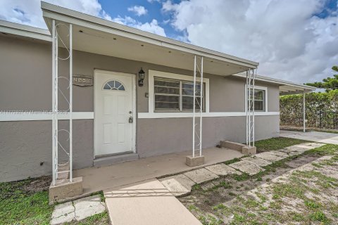 House in Miami Gardens, Florida 3 bedrooms, 95.88 sq.m. № 1620013 - photo 4