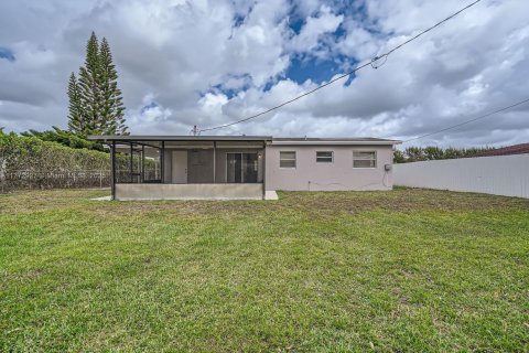 House in Miami Gardens, Florida 3 bedrooms, 95.88 sq.m. № 1620013 - photo 27