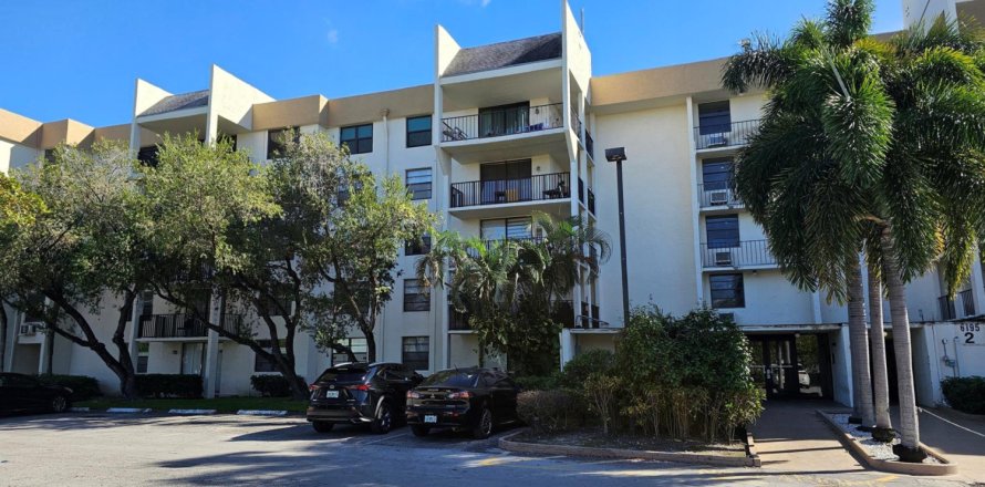 Condo in Tamarac, Florida, 2 bedrooms  № 1037990