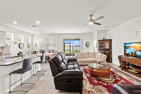 House in Riverview, Florida 4 bedrooms, 190.08 sq.m. № 1827073 - photo 8