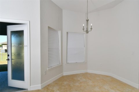 Купить виллу или дом в Лихай-Эйкерс, Флорида 4 спальни, № 1998390 - фото 15