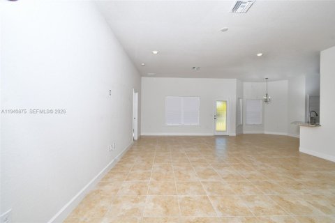 Купить виллу или дом в Лихай-Эйкерс, Флорида 4 спальни, № 1998390 - фото 9