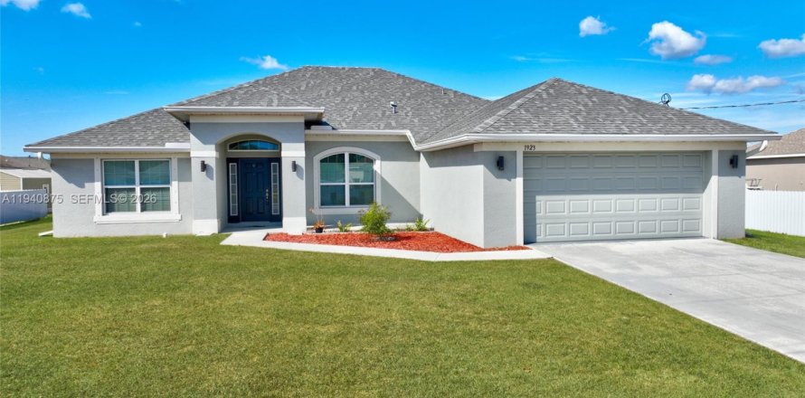 Дом в Лихай-Эйкерс, Флорида 4 спальни № 1998390