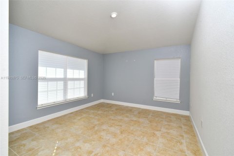 Купить виллу или дом в Лихай-Эйкерс, Флорида 4 спальни, № 1998390 - фото 6