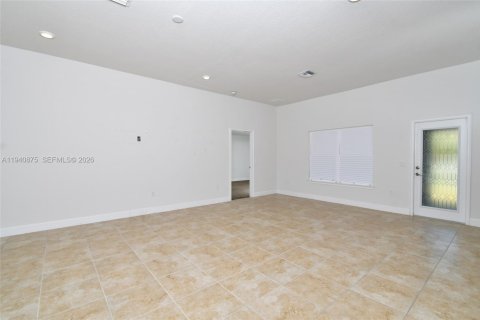 Купить виллу или дом в Лихай-Эйкерс, Флорида 4 спальни, № 1998390 - фото 11