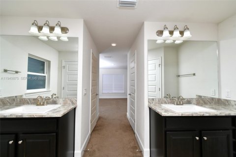 Купить виллу или дом в Лихай-Эйкерс, Флорида 4 спальни, № 1998390 - фото 21