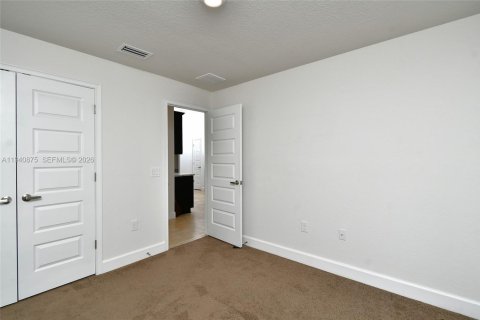 Купить виллу или дом в Лихай-Эйкерс, Флорида 4 спальни, № 1998390 - фото 25