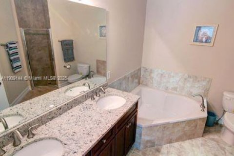 Casa en venta en Port St. Lucie, Florida, 2 dormitorios, 160.44 m2 № 1964470 - foto 8