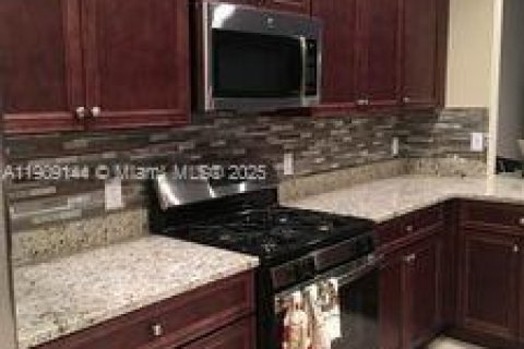 Casa en venta en Port St. Lucie, Florida, 2 dormitorios, 160.44 m2 № 1964470 - foto 5