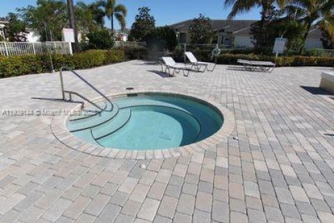 Casa en venta en Port St. Lucie, Florida, 2 dormitorios, 160.44 m2 № 1964470 - foto 16