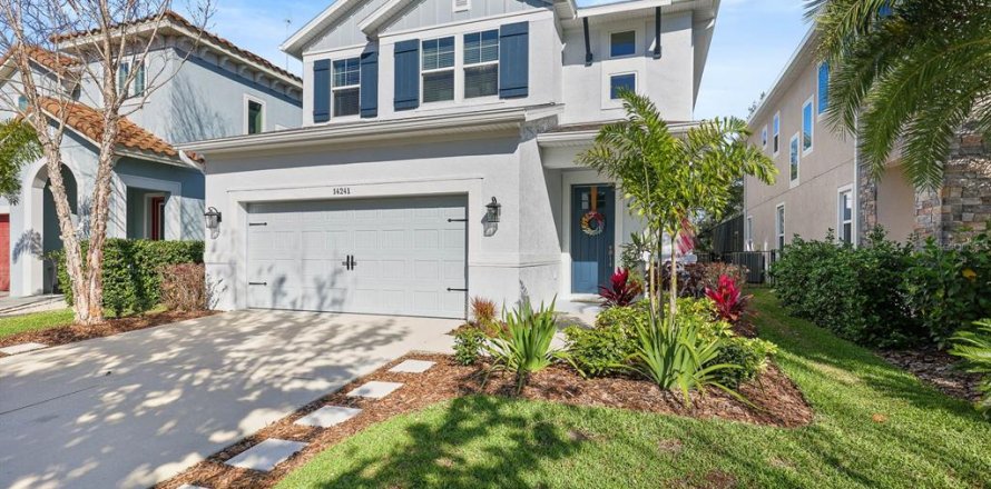 House in Fish Hawk, Florida 4 bedrooms, 233.46 sq.m. № 1613708