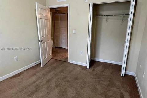 Touwnhouse à louer à Cutler Bay, Floride: 3 chambres, 94.57 m2 № 1996152 - photo 7