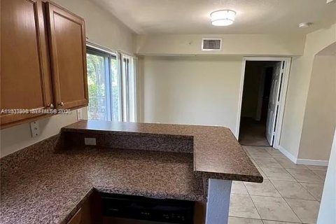 Touwnhouse à louer à Cutler Bay, Floride: 3 chambres, 94.57 m2 № 1996152 - photo 6