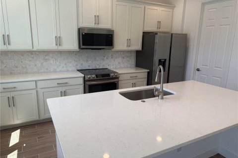 Casa en venta en Orlando, Florida, 4 dormitorios, 237.83 m2 № 1908339 - foto 3