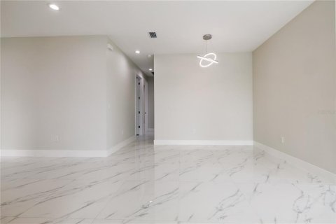 House in Tampa, Florida 4 bedrooms, 175.21 sq.m. № 2219034 - photo 26