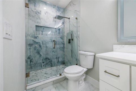 House in Tampa, Florida 4 bedrooms, 175.21 sq.m. № 2219034 - photo 28
