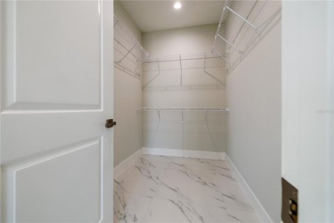 House in Tampa, Florida 4 bedrooms, 175.21 sq.m. № 2219034 - photo 25