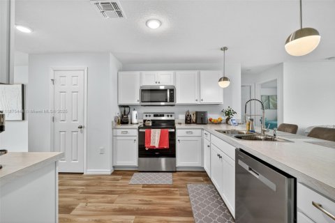 Casa en venta en Port St. Lucie, Florida, 3 dormitorios, 143.26 m2 № 1923211 - foto 4