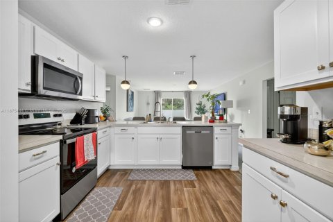 Casa en venta en Port St. Lucie, Florida, 3 dormitorios, 143.26 m2 № 1923211 - foto 3