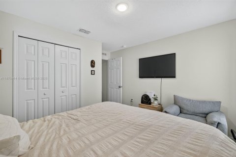 Casa en venta en Port St. Lucie, Florida, 3 dormitorios, 143.26 m2 № 1923211 - foto 13