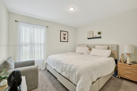 Casa en venta en Port St. Lucie, Florida, 3 dormitorios, 143.26 m2 № 1923211 - foto 12