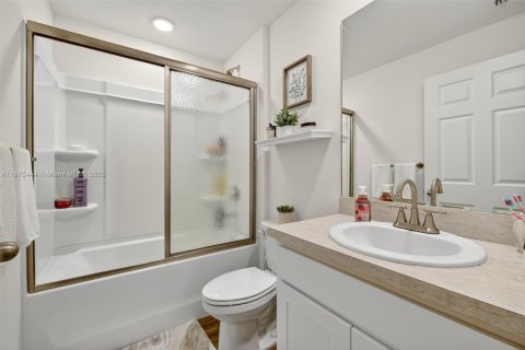 Casa en venta en Port St. Lucie, Florida, 3 dormitorios, 143.26 m2 № 1923211 - foto 14