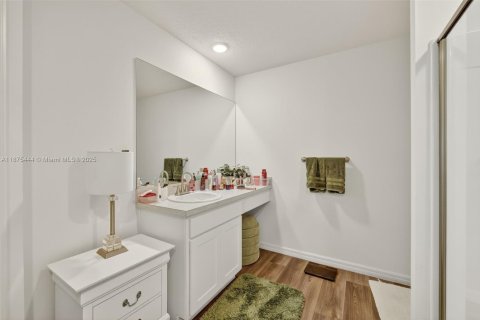 Casa en venta en Port St. Lucie, Florida, 3 dormitorios, 143.26 m2 № 1923211 - foto 21