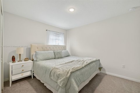 Casa en venta en Port St. Lucie, Florida, 3 dormitorios, 143.26 m2 № 1923211 - foto 15