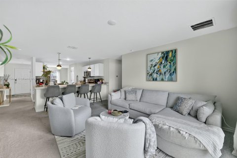 Casa en venta en Port St. Lucie, Florida, 3 dormitorios, 143.26 m2 № 1923211 - foto 8