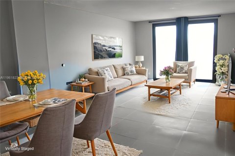 Condo in Hollywood, Florida, 1 bedroom  № 2024787 - photo 2