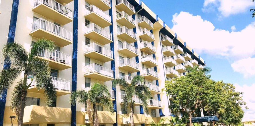 Condo in Miami, Florida, 1 bedroom  № 2086587