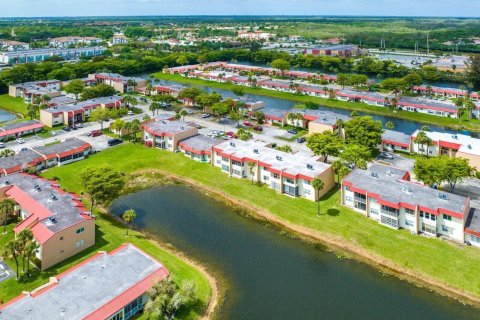 Condominio en venta en West Palm Beach, Florida, 1 dormitorio, 65.4 m2 № 1225611 - foto 1