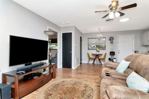 House in Land O' Lakes, Florida 3 bedrooms, 194.54 sq.m. № 1795661 - photo 20