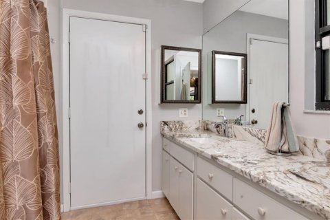 House in Land O' Lakes, Florida 3 bedrooms, 194.54 sq.m. № 1795661 - photo 28