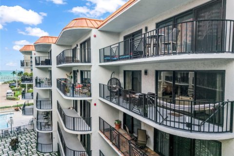 Copropriété à vendre à Fort Lauderdale, Floride: 2 chambres, 102.19 m2 № 2037699 - photo 28