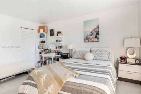 Copropriété à vendre à Fort Lauderdale, Floride: 2 chambres, 102.19 m2 № 2037699 - photo 19